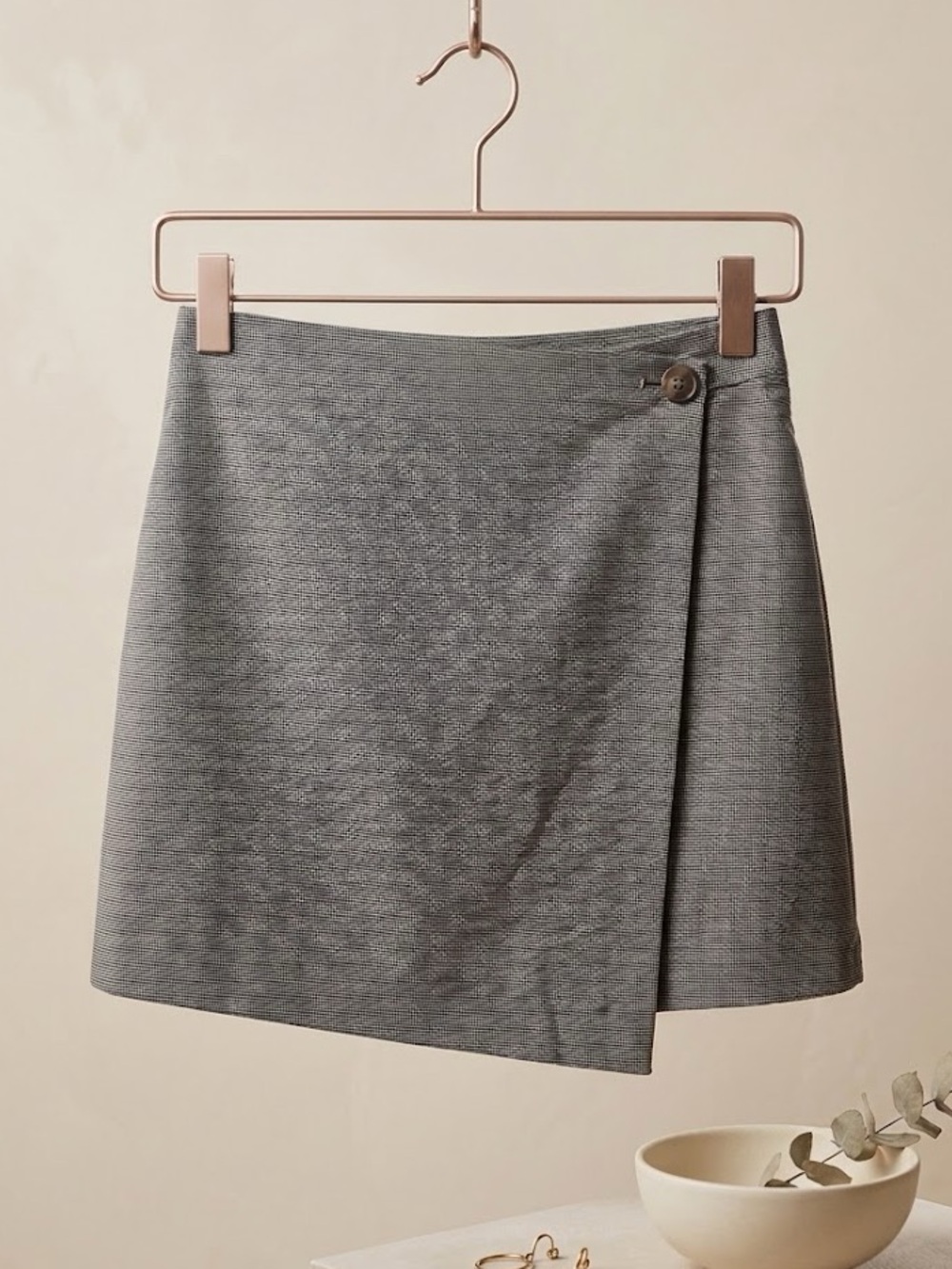 Uniqlo Gray Mini Wrap skort with Side Button